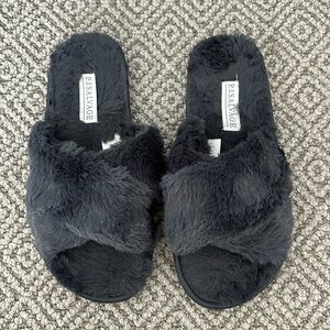PJ salvage slippers